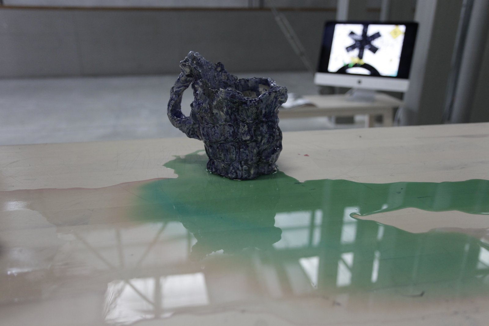 Installation view: à coeur percé, 2022. Photo: Serena Lazorko.